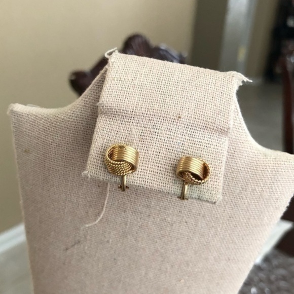 Vintage Stamped Avon ClipOn Earrings - Picture 1 of 4